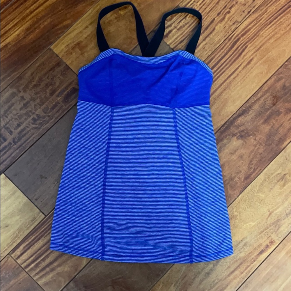 Lululemon workout top
